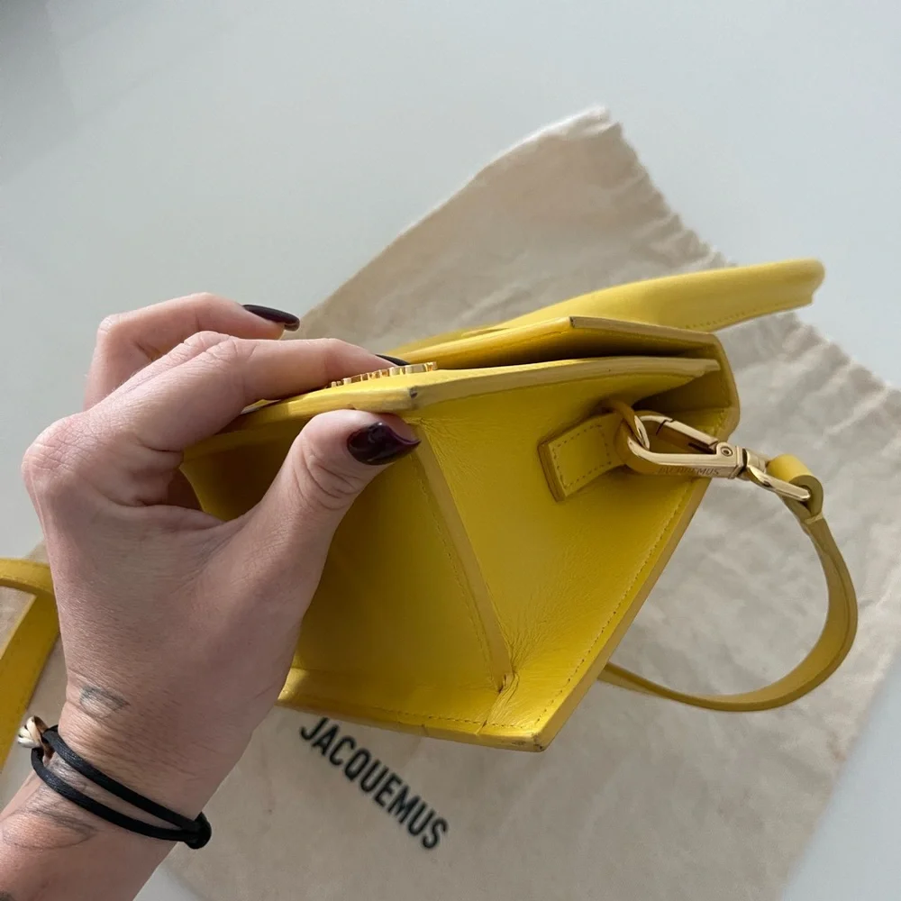 SOLD!!! Jacquemus Le Chiquito Moyen bag authentic with receipt - Picture 3 of 16